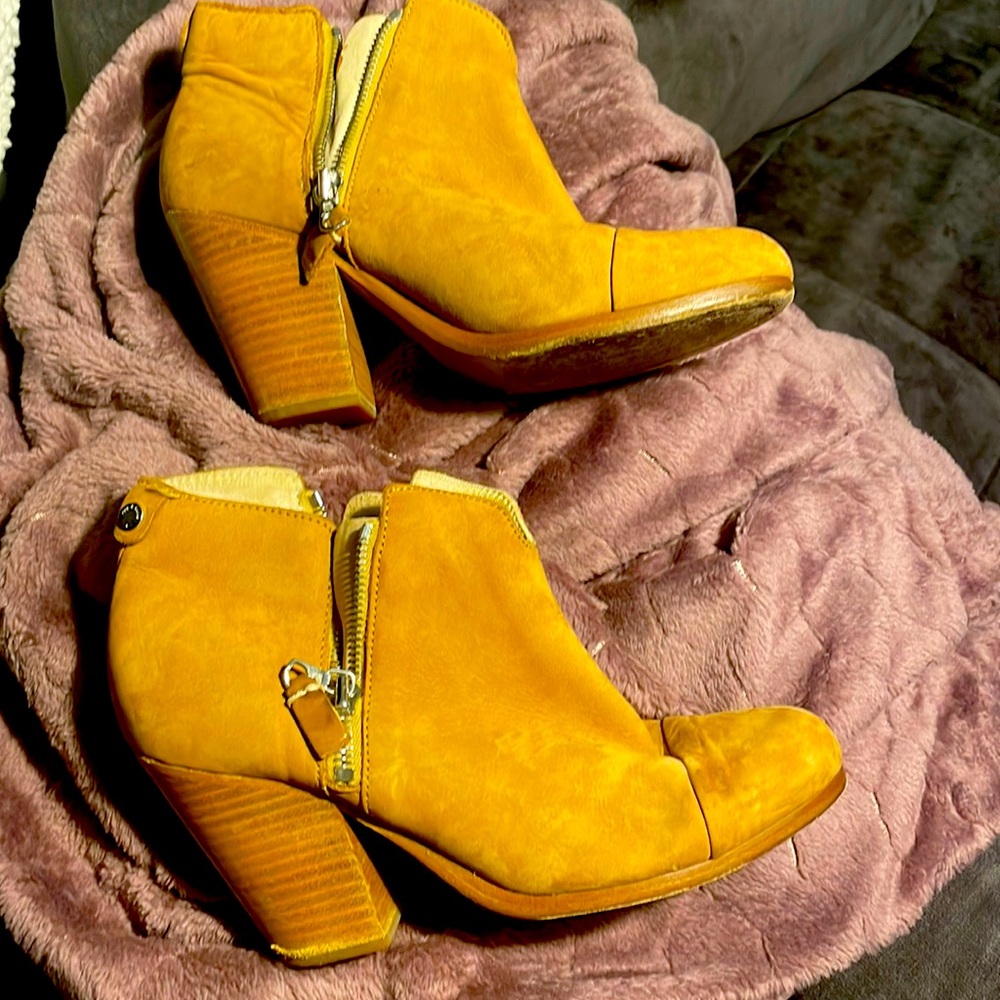 Rag & bone light brown suede booties in good condition - size 37. Open to offers